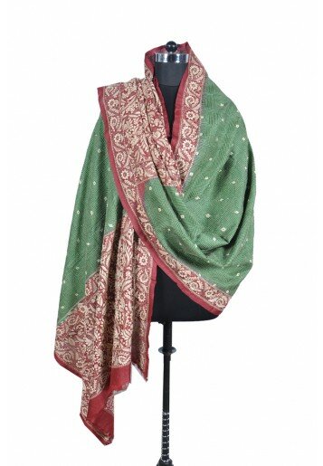 Geometric Kantha on Tussar